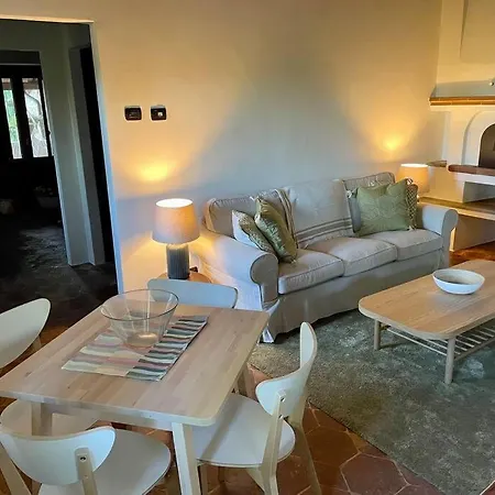 Luxury Tuscan Farm Stay, 1 Bedroom With A Pool Apartment